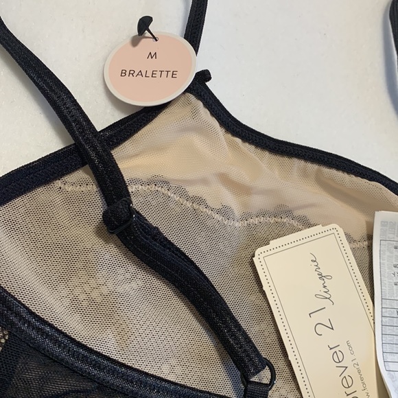 NWT Forever 21 Black Lacey Bralette 34A - Picture 3 of 5